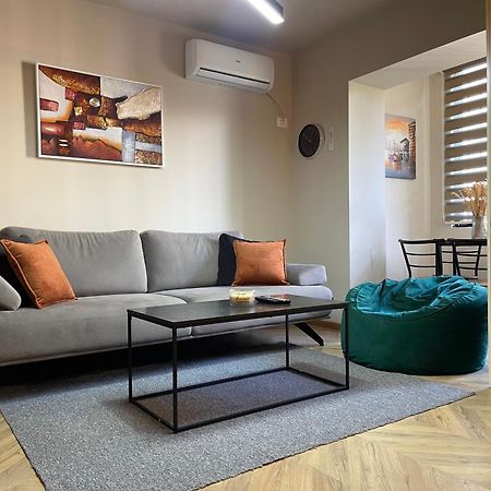 Dea'S Apartment: Hidden Gem Tirana Kültér fotó